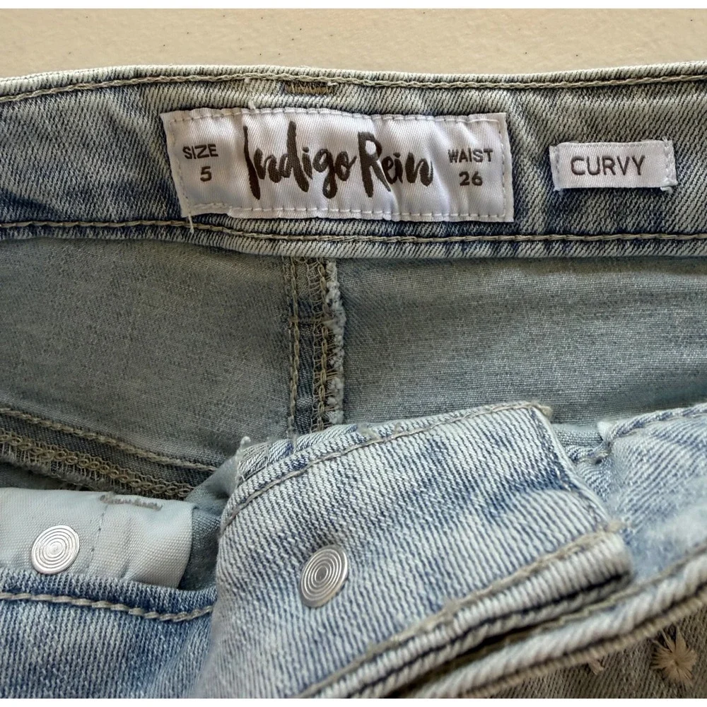 Indigo Rein Shorts Juniors Size 5 Curvy High Rise light blue Stretch